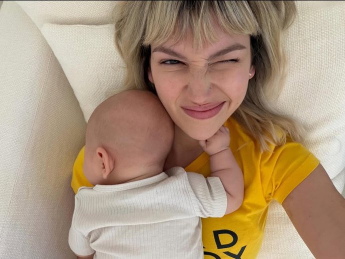 Úrsula Corberó sorprende con un radical cambio de look antes de volver al trabajo