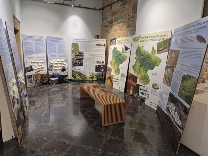 Muestra fotográfica 'Biodiversidad Oculta de Bilbao', en el Centro Cívico La Bolsa.