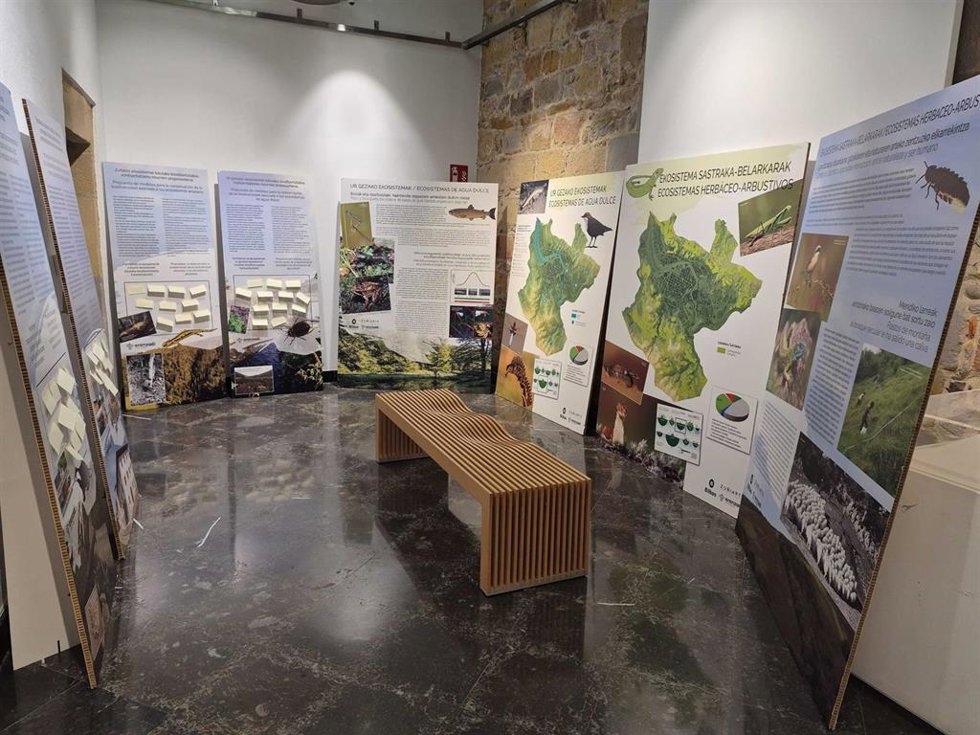 Muestra fotográfica 'Biodiversidad Oculta de Bilbao', en el Centro Cívico La Bolsa.