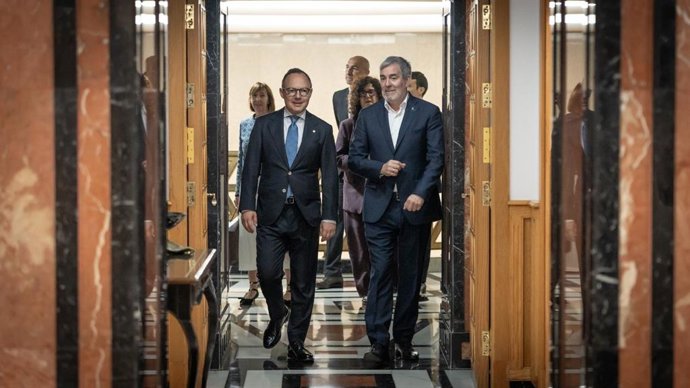 El presidente de Canarias, Fernando Clavijo, y el jefe de Gobierno de Andorra, Xavier Espot