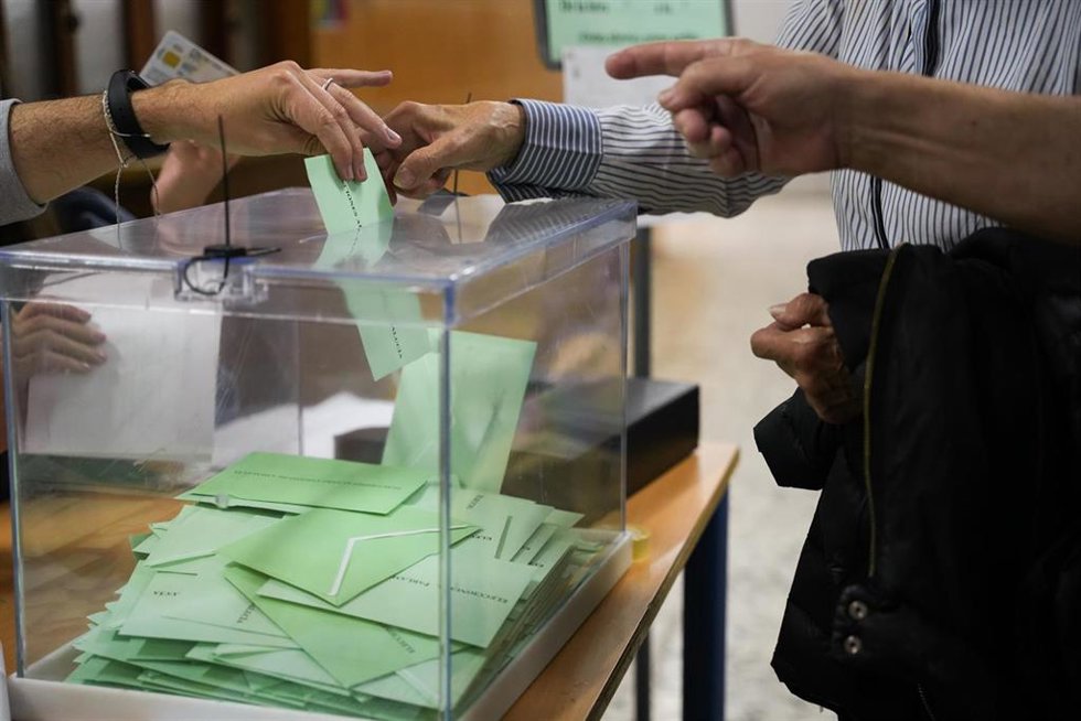 Imágenes de la jornada electoral en Andalucía.
