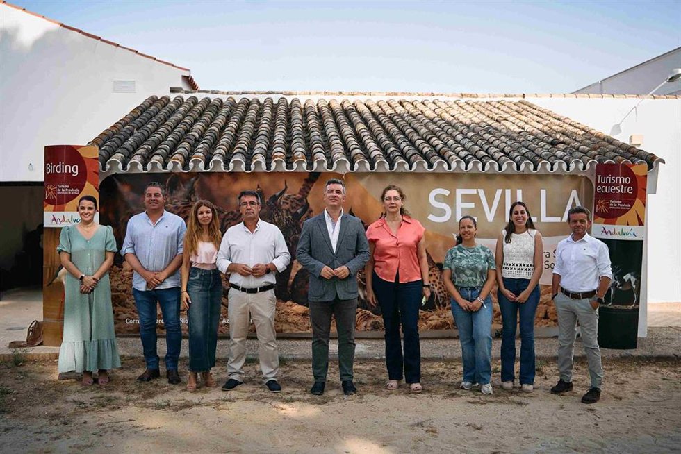 Foto de familia de la presentación de la iniciativa 'Doñana Sevillana'.