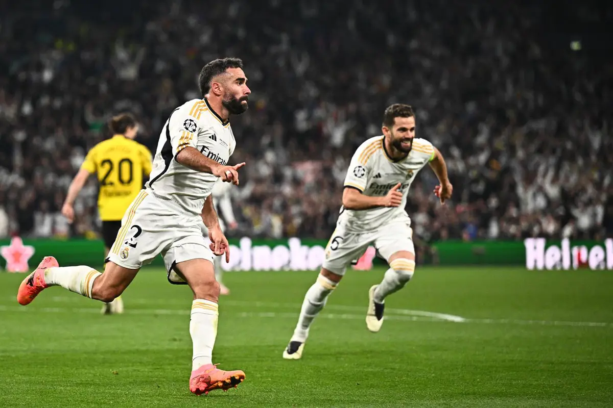 Dani Carvajal celebra su gol en la final de la Liga de Campeones 23-24 ante el Borussia Dortmund