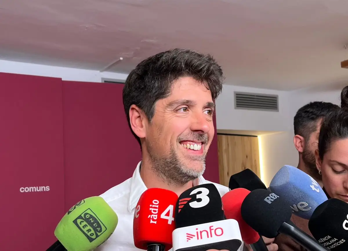 David Cid en atención a los medios
