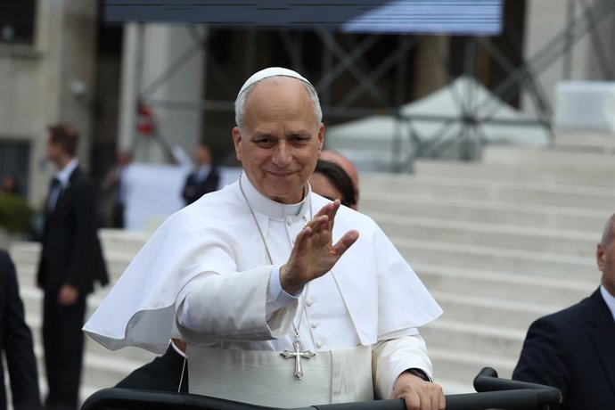 May 14, 2026, Rome, Italy: The pontiff seen greeting the faithful as he arrives at the university in a small popemobile accompanied by security men during the Official visit of His Holiness Pope Leo XIV to Sapienza University. The meeting with the Roman a