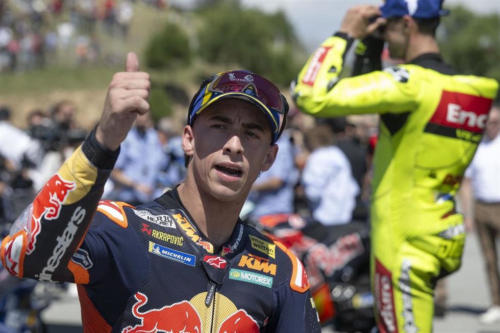 Pedro Acosta (KTM) tras ganar el GP Catalunya 2026 de MotoGP