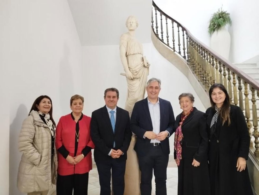 El consejero de Cultura recibe a una delegación de la Comisión Permanente de la Asociación ASALE