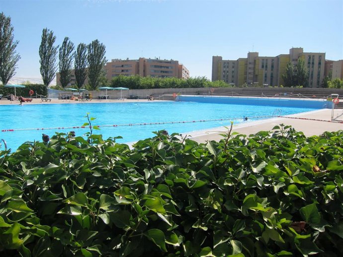 Archivo - Piscina Municipal del Centro Deportivo Delicias.