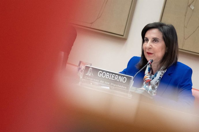 A ministra da Defesa, Margarita Robles, comparece perante a Comissão de Defesa para informar sobre as decisões tomadas pelo Governo, no âmbito do Ministério da Defesa, em relação à guerra no Oriente Médio, em 18 de maio de 2026, em Madri (Espanha)