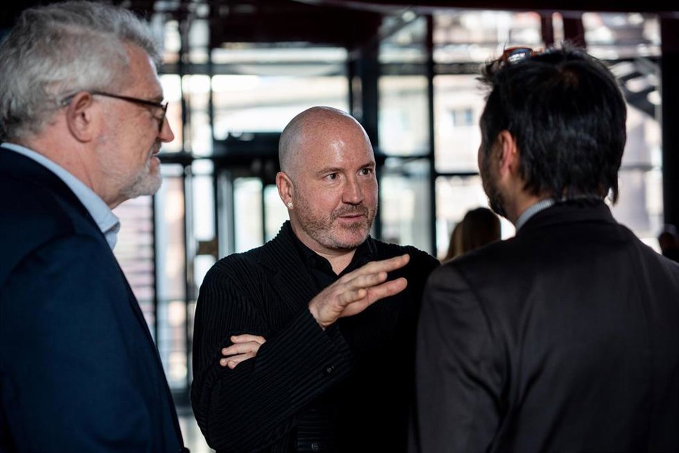 (I-D) El director del Museo del Prado, Miguel Falomir; el director del Museo Nacional Reina Sofía, Manuel Segade; y el periodista y poeta Antonio Lucas participan en una conversación sobre cuál es el papel de los museos en la sociedad actual, en el Museo 
