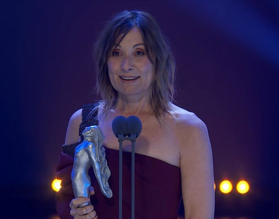 La actriz Nathalie Poza durante su discurso de agradecimiento por el premio Talía.