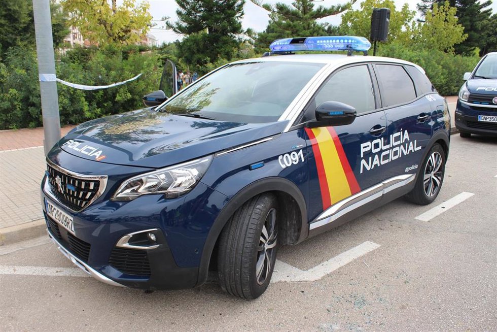 Archivo - Vehículo de Policía Nacional
