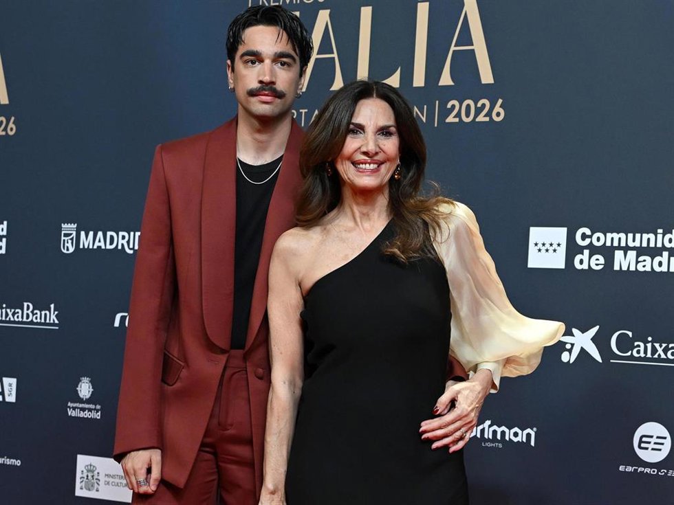 Pastora Vega y su hijo, Dani Arias, durante la gala de entrega de los Premios Talía de la Academia de las Artes escénicas de España