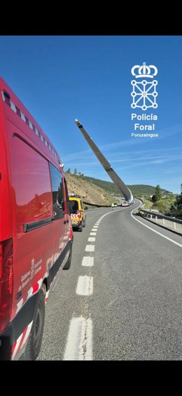 Retenciones entre Liédena y Lumbier en la carretera NA-2420 por un transporte especial.