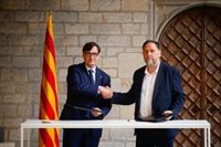 Illa y Junqueras firman el acuerdo de Presupuestos en el Palau de la Generalitat