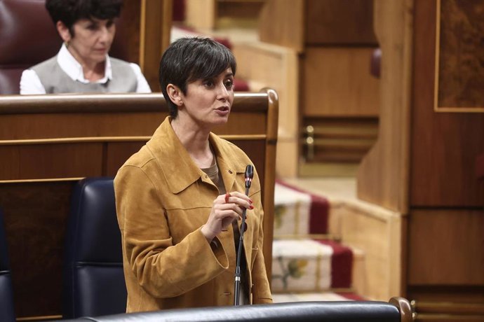 Archivo - La ministra de Vivienda y Agenda Urbana, Isabel Rodríguez, interviene durante una sesión de control al Gobierno, en el Congreso, a 25 de marzo de 2026, en Madrid (España). 