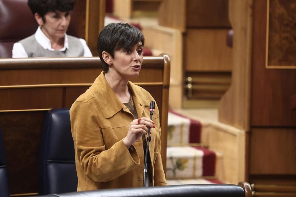 Archivo - La ministra de Vivienda y Agenda Urbana, Isabel Rodríguez, interviene durante una sesión de control al Gobierno, en el Congreso, a 25 de marzo de 2026, en Madrid (España). 
