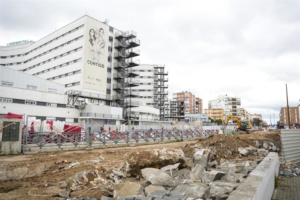 Archivo - Imágenen de archivo de las obras del metro de Sevilla avanzan en la avenida Doctor Fedriani provocando cambios en el tráfico de la zona, a 6 de marzo de 2026 en Sevilla, Andalucía (España).