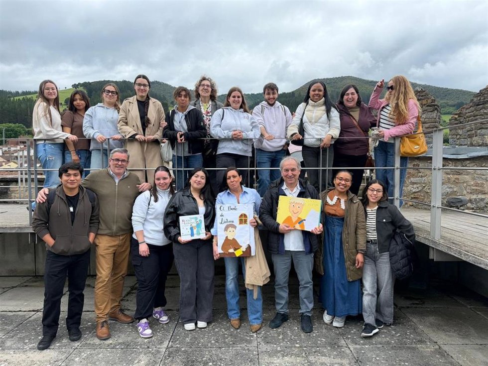 Alumnos del IES Santa Clara adaptan la historia del Beato de Liébana a personas con discapacidad