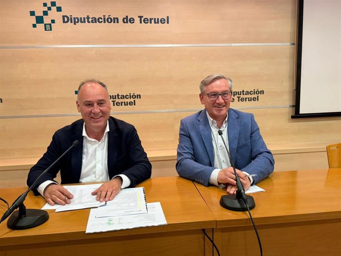 Miguel Iranzo y Joaquín Juste.
