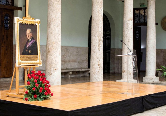 El claustro de la UV en la Nau será el escenario del homenaje