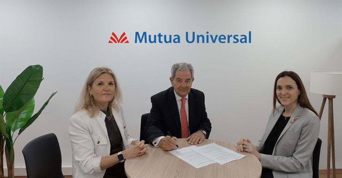 Esther Félix, Juan Güell y Natalia Gómez
