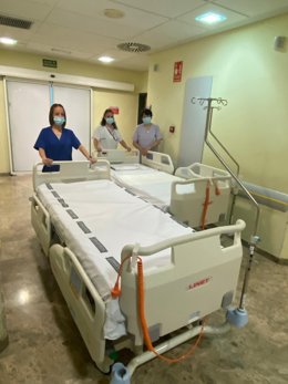 Renovación camas en el Hospital de La Ribera