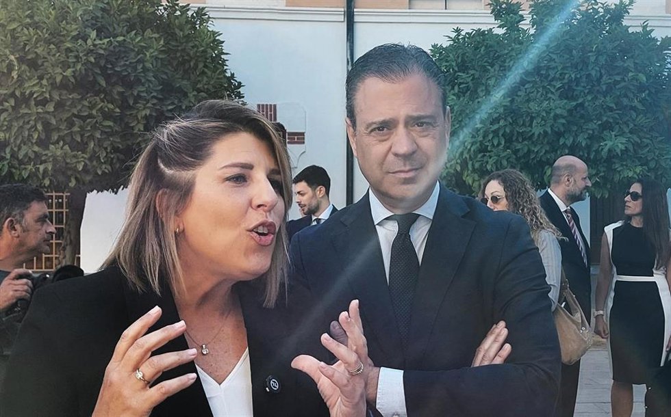La alcaldesa de Cartagena, Noelia Arroyo, junto al portavoz del Gobierno regional, Marcos Ortuño, en el III Foro del Municipalismo