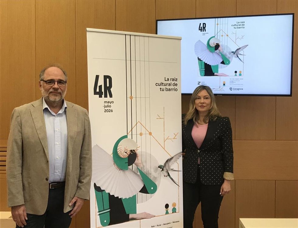 El consejero municipal de Participación Ciudadana y Régimen Interior del Ayuntamiento de Zaragoza, Alfonso Mendoza; y la responsable de programación de centros cívicos, Marimar Delgado, presentan el programa 4R que fusiona cultura y naturaleza