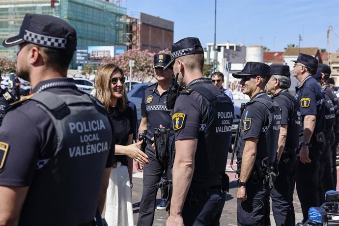 Catalá visita el dispositivo de Playas 2026