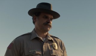 Los creadores de Stranger Things revelan su primera opción para Hopper antes de David Harbour