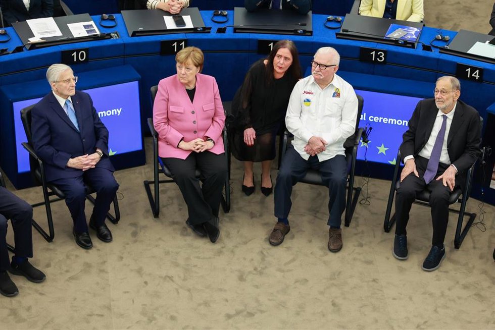 Ceremonia de entrega de los galardones de la Orden del Mérito Europeo, en el pleno del Parlamento Europeo en Estrasburgo (Francia)
