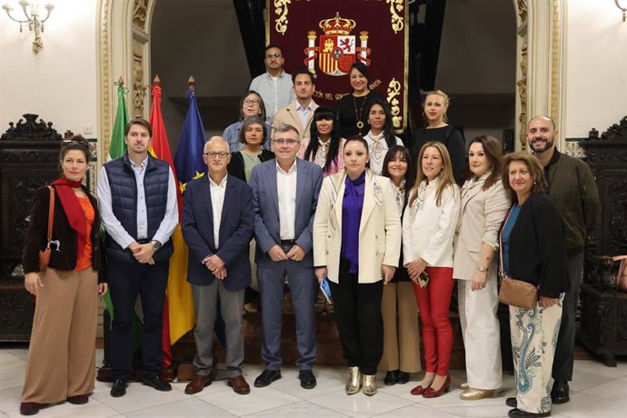 La ciudad de Granada. Reunirá a representantes mundiales de la Red Civil de la Unesco para impulsar la cooperación, la cultura y la  igualdad, una iniciativa que convertirá a la capital nazarí en espacio de referencia para el diálogo internacional.