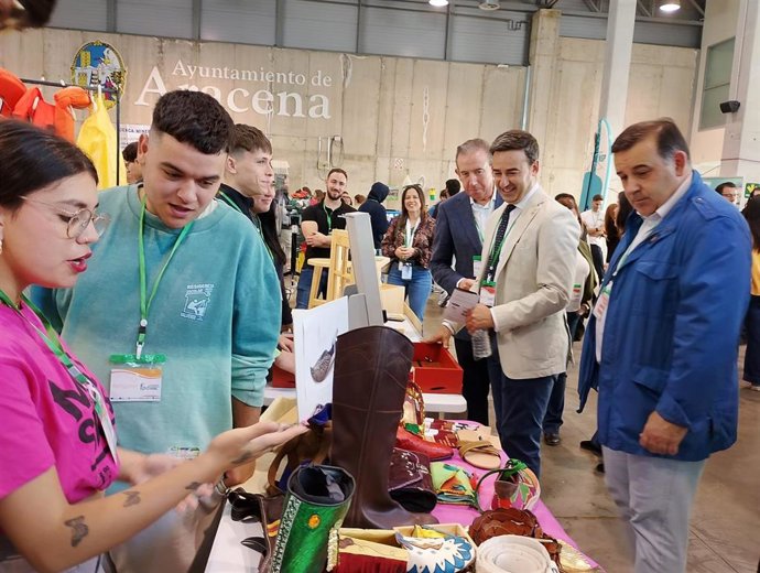 La II Feria de Formación Profesional de la Sierra de Huelva en Aracena.