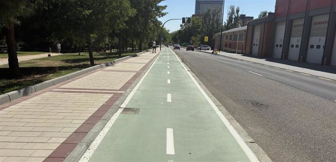 Archivo - Carril bici en Valladolid.