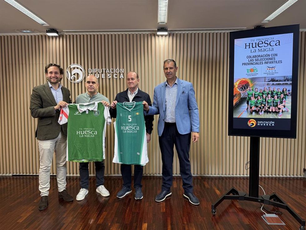 El presidente de la DPH, Isaac Claver, junto a  David Lechón, Carlos Lorés y Sergio Serra.