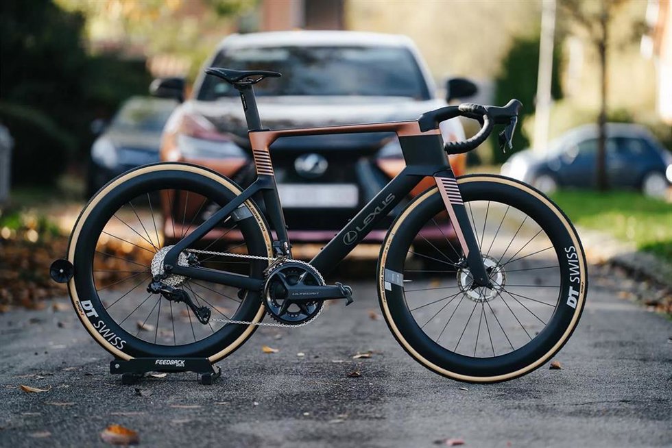 Lexus presenta su bicicleta 'premium' Race Bike 2026.