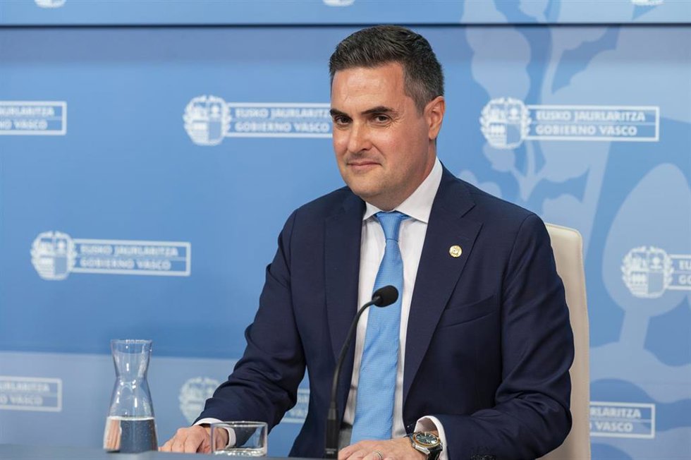 Archivo - El consejero de Industria, Transición Energética y Sostenibilidad del Gobierno Vasco, Mikel Jauregi
