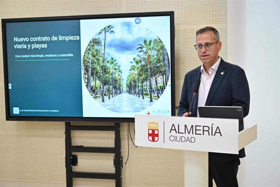 El concejal responsable del Área de Sostenibilidad Medioambiental y Energética del Ayuntamiento de Almería, Antonio Urdiales.