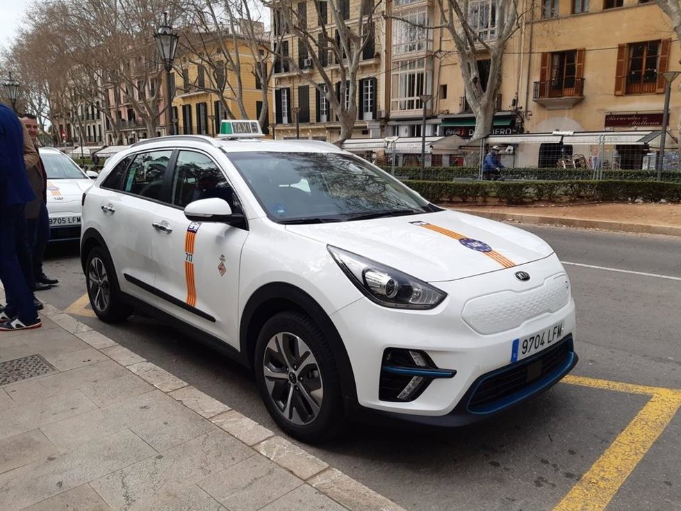 Archivo - Un taxi en Palma.