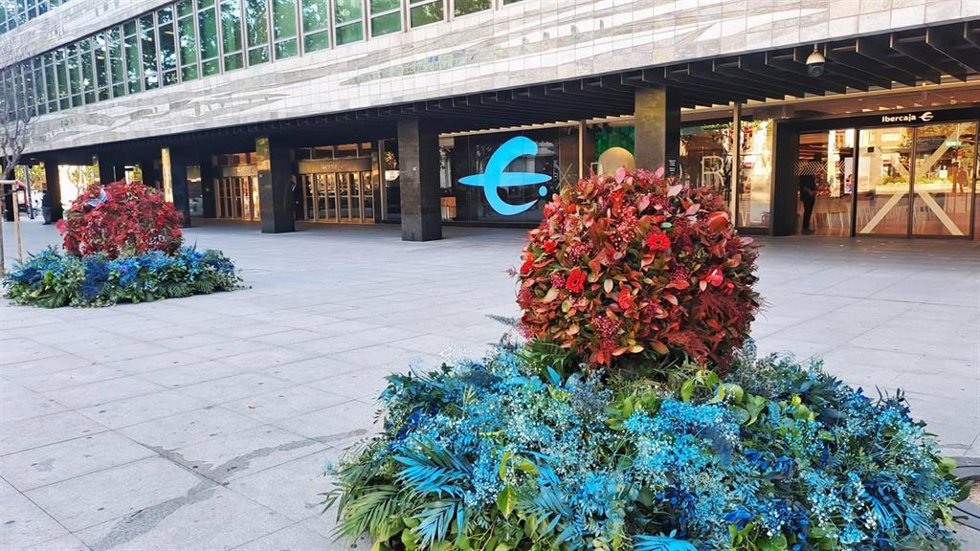 Veintinueve especies de plantas y flores naturales especialmente seleccionadas se han dispuesto para crear un jardín simbólico.