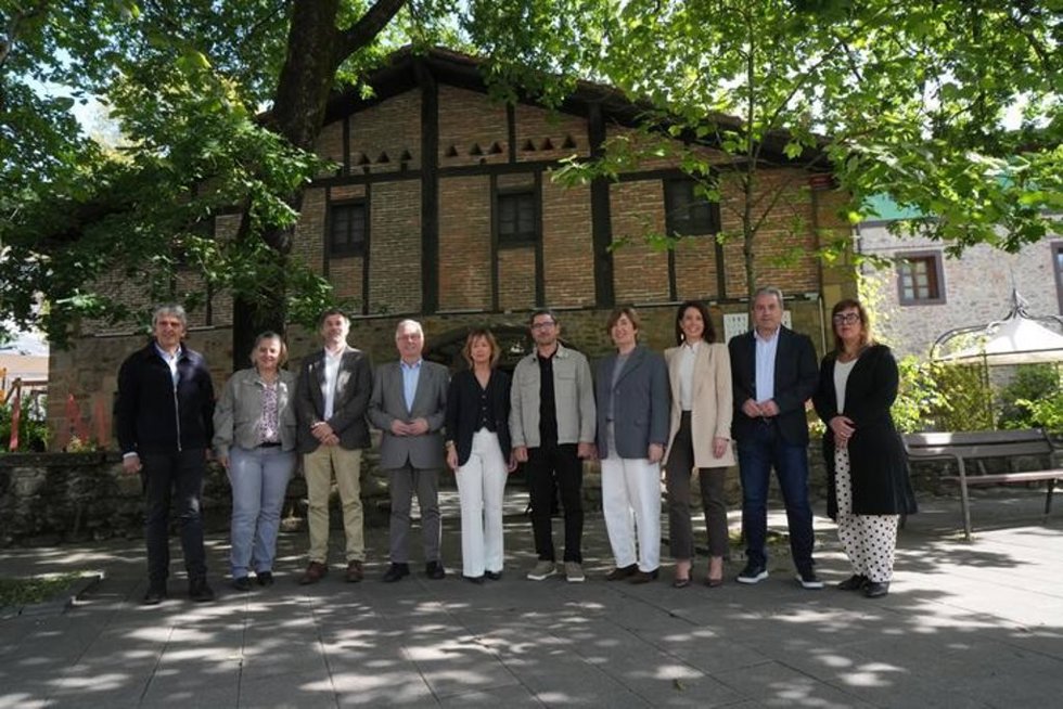 El Consejo de Gobierno de la Diputación de Gipuzkoa se reúne en el Museo Zumalakarregi de Ormaiztegi