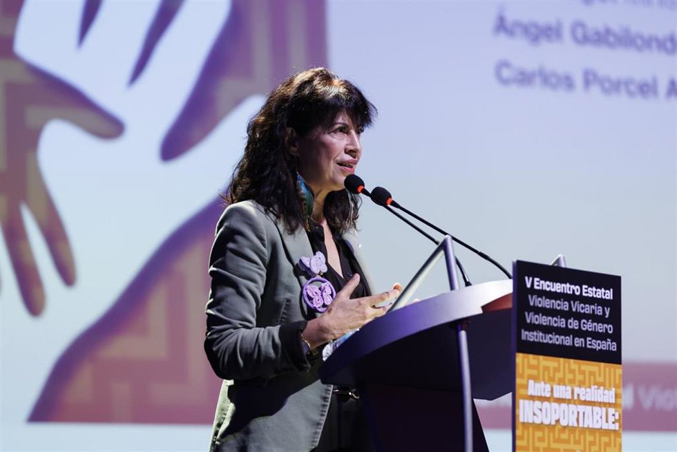 La ministra de Igualdad, Ana Redondo, interviene en el V Encuentro sobre Violencia Vicaria y Violencia de Género Institucional, que se celebra hasta el sábado en Maracena (Granada).