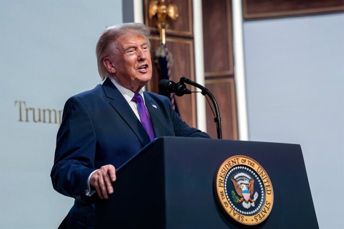 18 de maio de 2026, EUA, Washington: O presidente dos EUA, Donald Trump, discursa durante um evento na Casa Branca para anunciar uma grande expansão do TrumpRx.gov, um site governamental sobre medicamentos sujeitos a receita médica criado para ajudar os c
