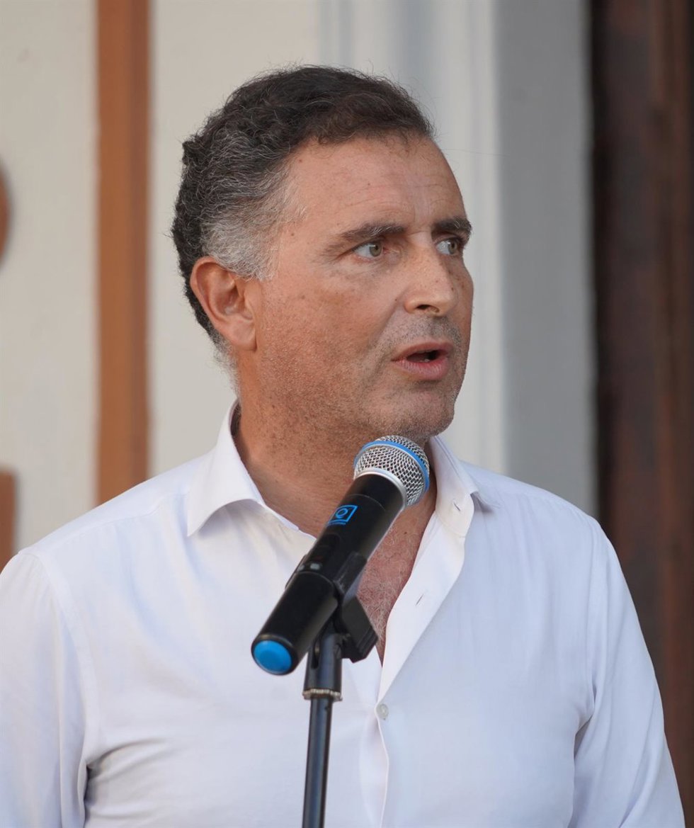 Archivo - El alcalde de Moguer (Huelva), Gustavo Cuéllar.