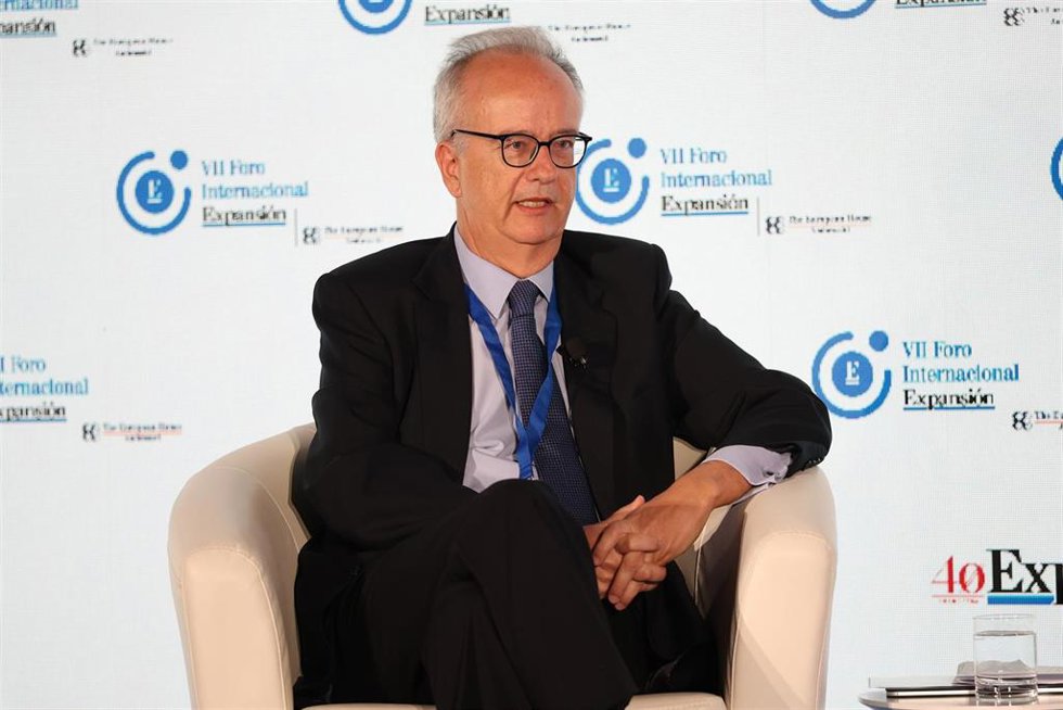 El co-presidente del Grupo Barceló, Simón Pedro Barceló, durante la primera jornada del VII Foro Internacional Expansión, en el Parador de Alcalá de Henares, a 19 de mayo de 2025, en Alcalá de Henares, Madrid (España).  