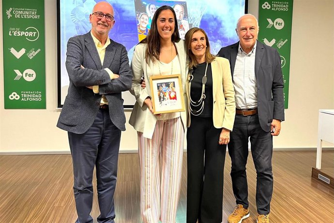 La Fundación Trinidad Alfonso rinde homenaje a Vega Gimeno tras dejar las pistas.