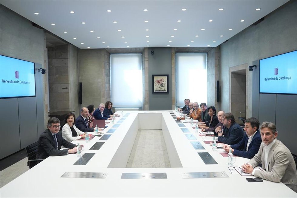 Reunión del Govern con patronal, sindicatos y entes municipalistas previa a la Comisión Bilateral Estado-Generalitat del miércoles.