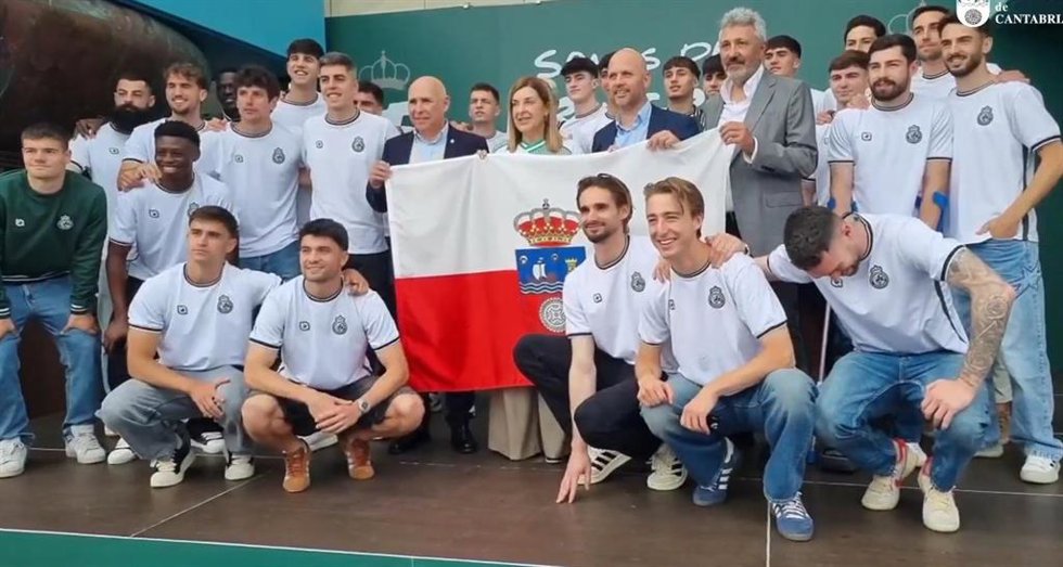 Archivo - Reconocimieto del Gobierno al Racing tras su ascenso a Primera División
