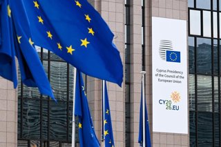 Archivo - El letrero de la Presidencia chipriota del Consejo de la Unión Europea en la sede de la UE en Bruselas